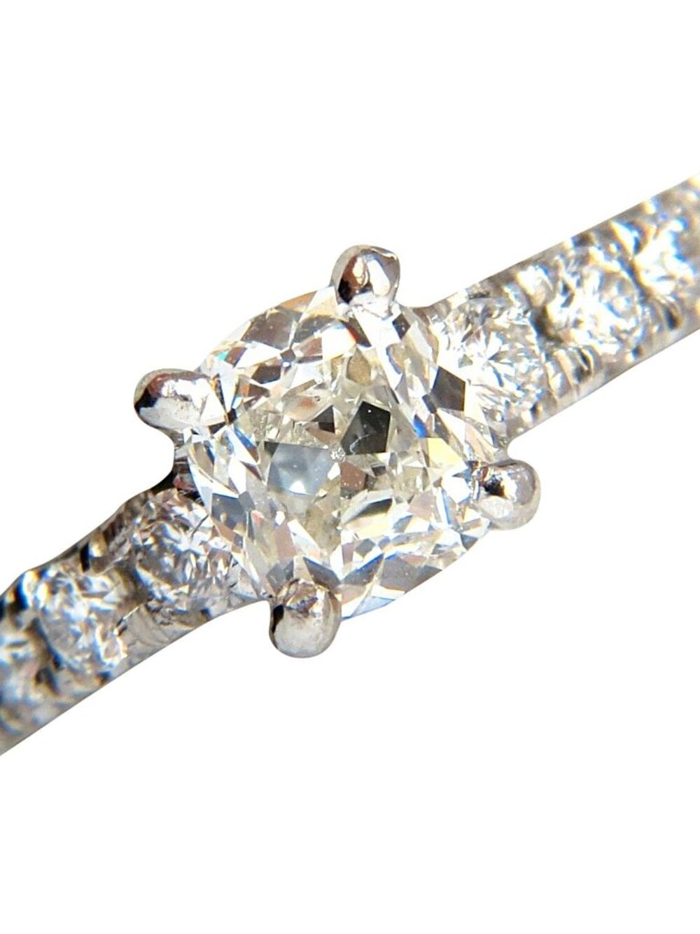 GIA 1.71ct. Cushion cut natural diamond ring platinum i/vs*